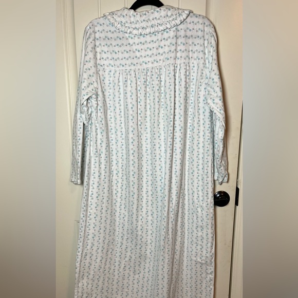Women’s Large  Long Nightgown With Blue and Purple Star Design. Warm and cozy - Picture 2 of 7